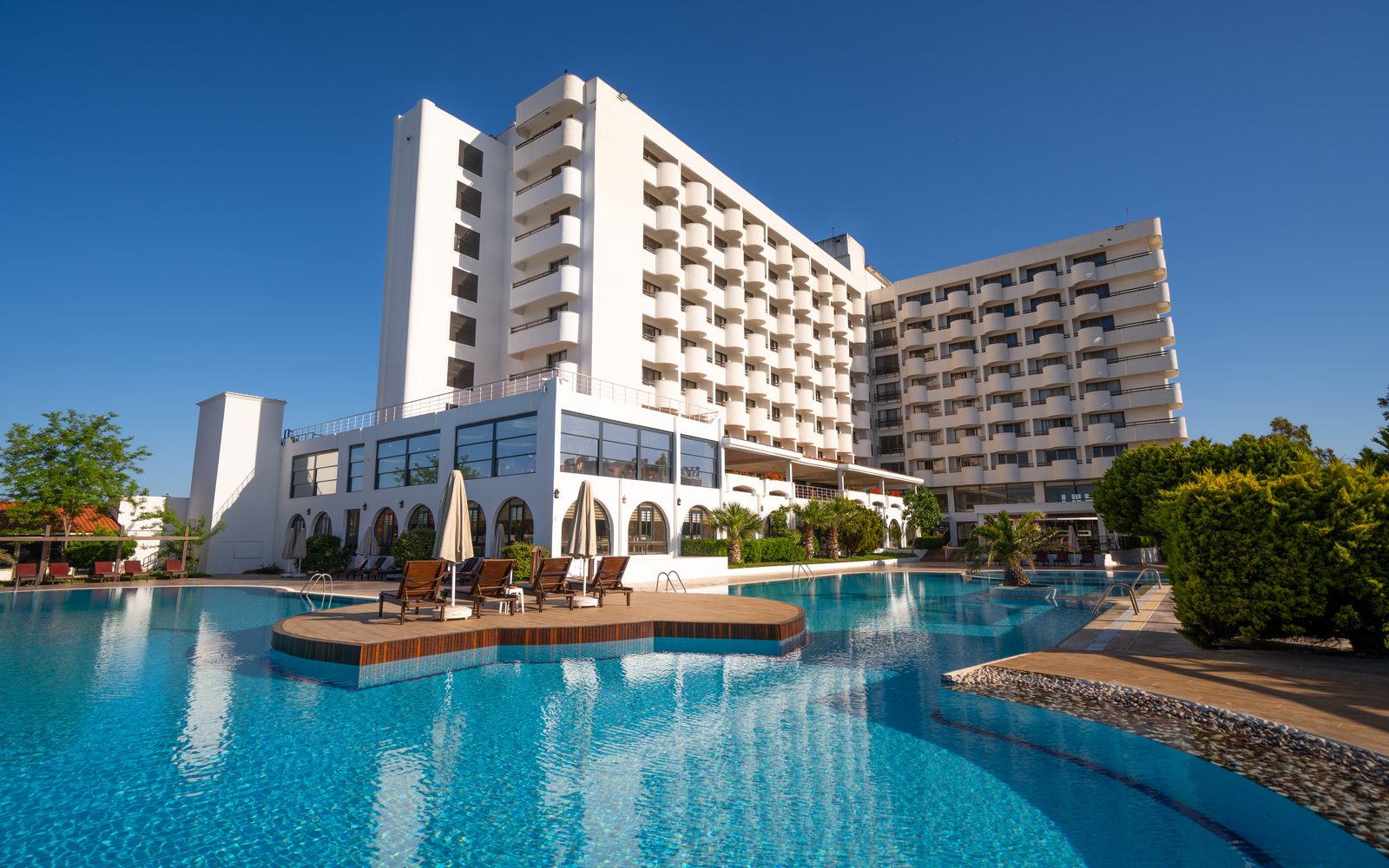 Havuz ve resort